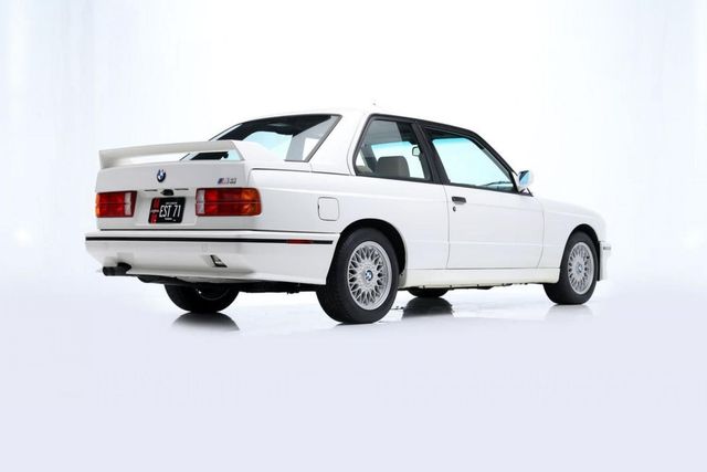 Понад 20 автомобілів і мотоциклів зірки Форсажу пішли з молотка - фото 381042