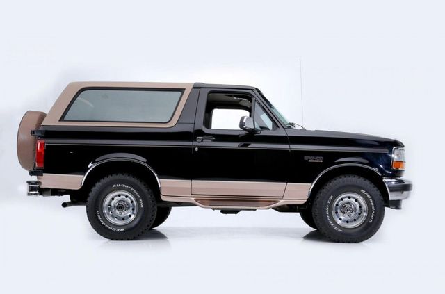 Понад 20 автомобілів і мотоциклів зірки Форсажу пішли з молотка - фото 381046