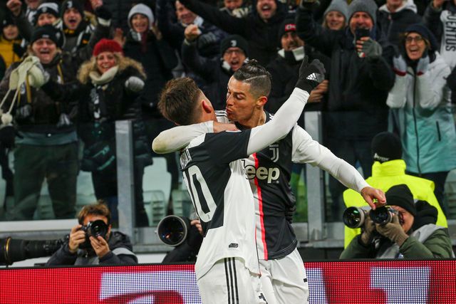 Cristiano Ronaldo with Paulo Dybala - фото 381125