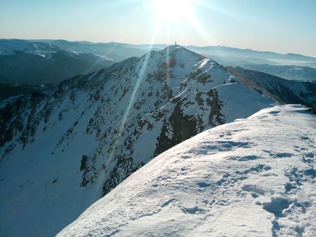 Карпати рясно засипало снігом: зимові фото - фото 381160