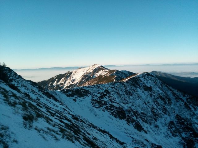 Карпати рясно засипало снігом: зимові фото - фото 381161