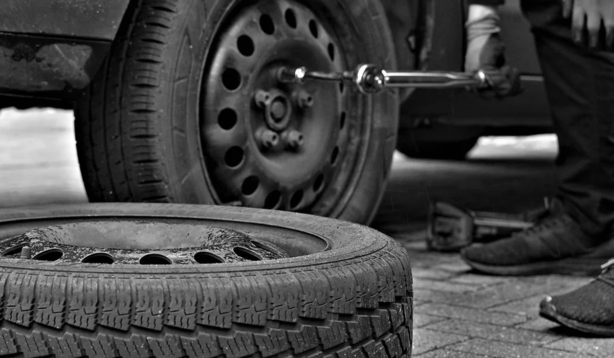 Чому ремкомплект для шин кращий, ніж запаска: корисні поради водіям