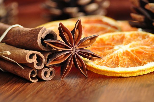 Додавайте до страв: названі нові цілющі властивості кориці - фото 381242