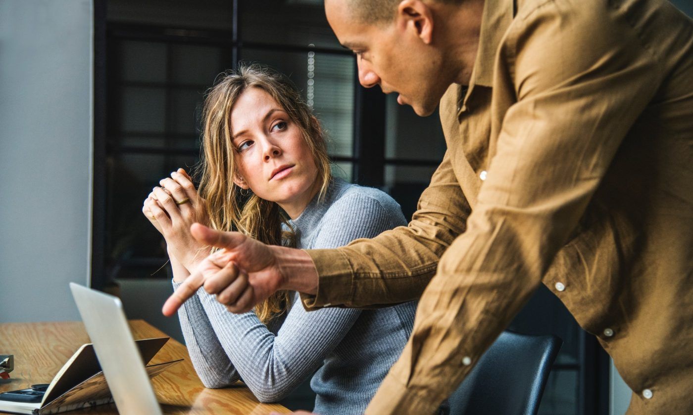 Тихоня, критик і хамелеон: як спілкуватися з найпоширенішими типами колег