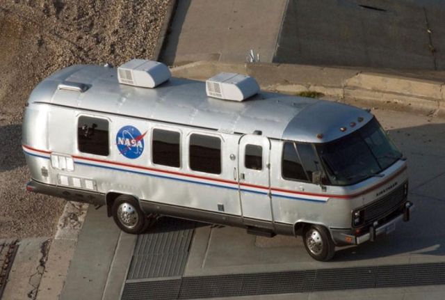 Старенький фургон відправили на пенсію - фото 381260