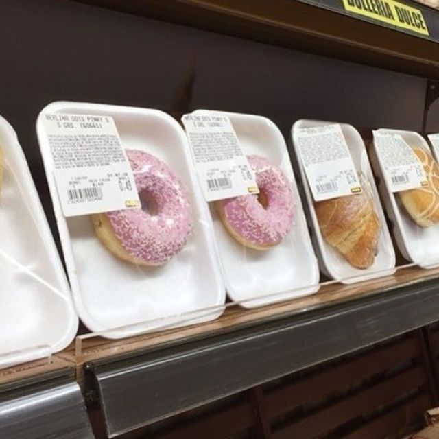 Епічне пакування продуктів в магазинах, яке викликає питання - фото 381385