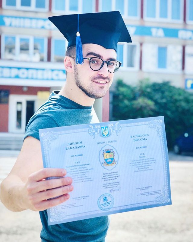 Шоумен JULIK святкує день народження: найкращі фото та пісні співака - фото 381555