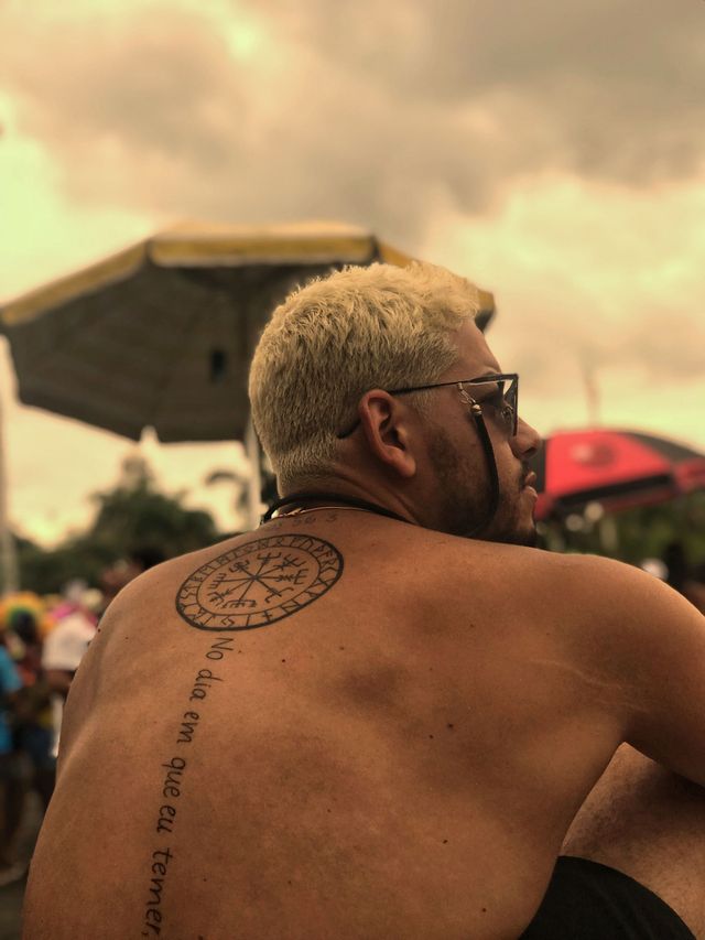 Модні чоловічі татуювання 2020: ТОП 50 ідей та прикладів тату у фото - фото 381573