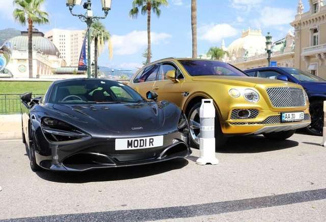 У Монако бачили золотий Bentley на українських номерах - фото 381590