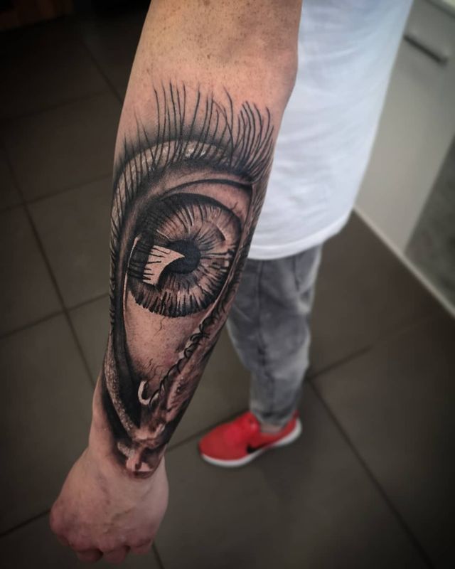 Модні чоловічі татуювання 2020: ТОП 50 ідей та прикладів тату у фото - фото 381643