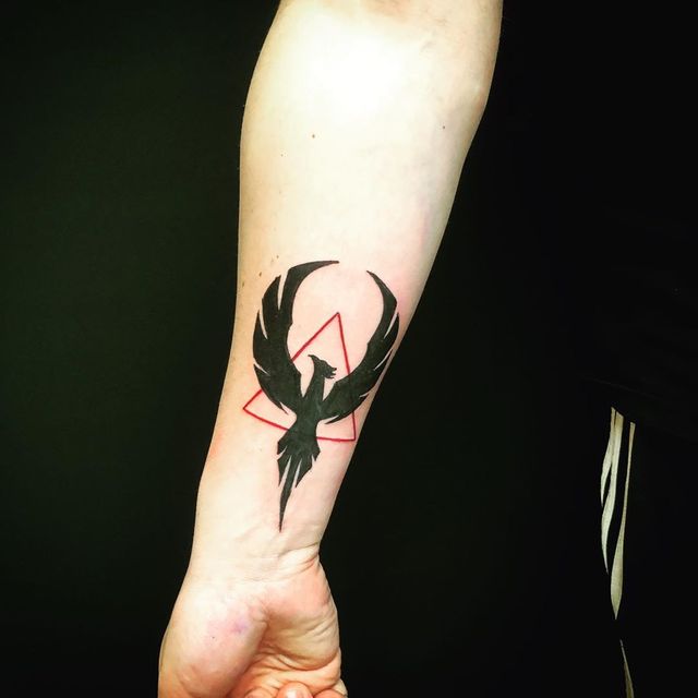 Модні чоловічі татуювання 2020: ТОП 50 ідей та прикладів тату у фото - фото 381644