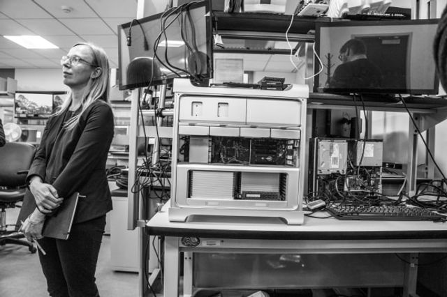 У США створили лабораторію для 'злому' iPhone за 10 мільйонів доларів - фото 381660