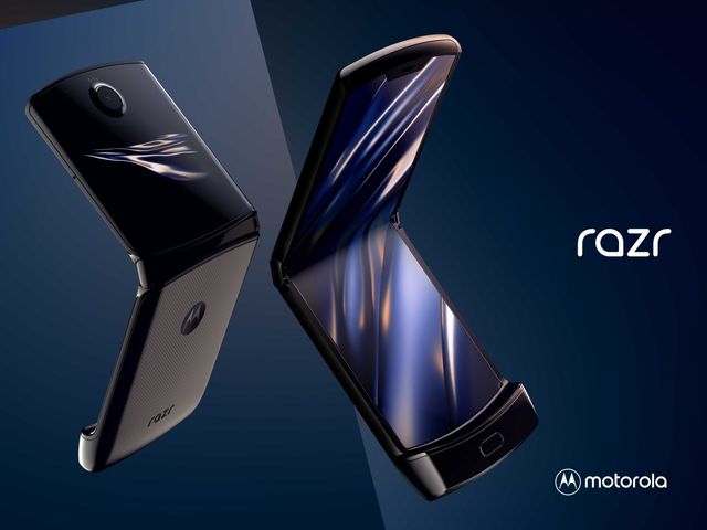 Motorola RAZR наразі з'явиться у США - фото 381680