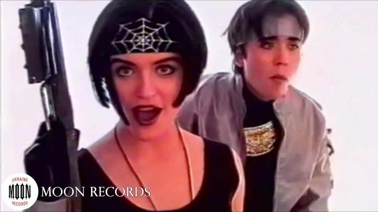 А тепер усе інакше: сучасні зірки переспівали улюблені хіти 90-х