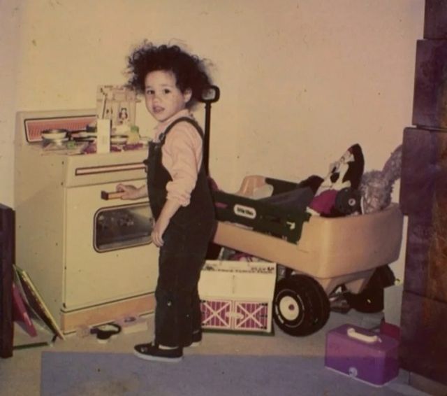 Батько Меган Маркл показав її дитячі фото: унікальні кадри - фото 381749