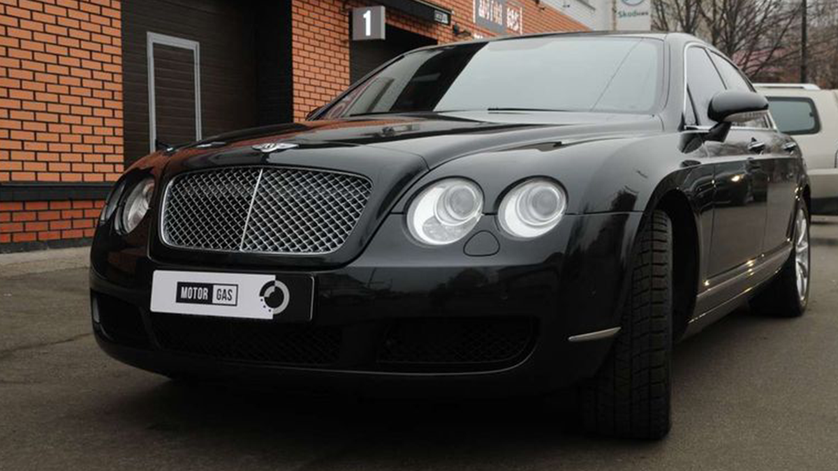 Багатії також не соромляться економити: в Україні вперше перевели на газ Bentley