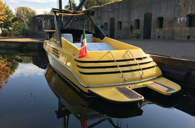 У мережі показали унікальний спортивний катер Ferrari - фото 382138