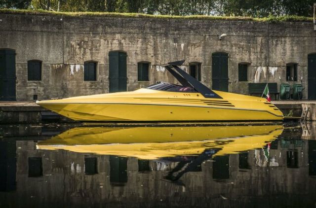 У мережі показали унікальний спортивний катер Ferrari - фото 382139