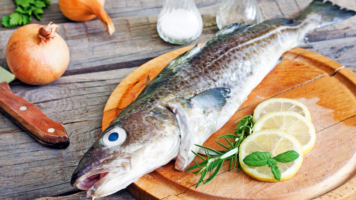 Чому варто їсти жирну рибу