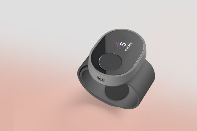 Дизайнери розробили годинник для тих, у кого тремтять руки - фото 382422