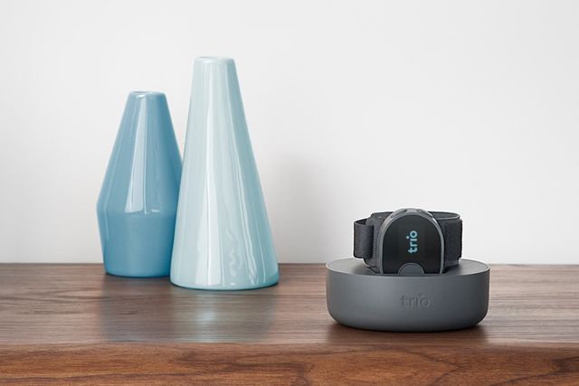 Дизайнери розробили годинник для тих, у кого тремтять руки - фото 382423