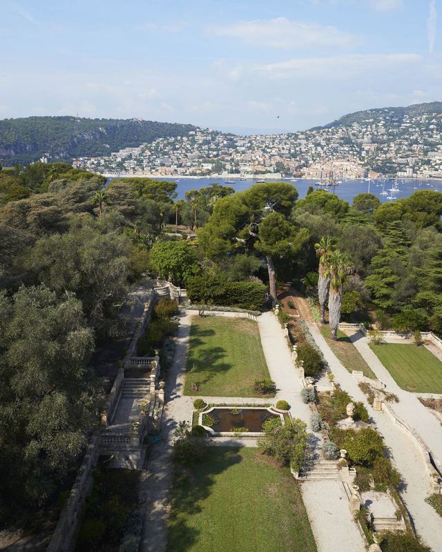 Ахметов купив один із найдорожчих особняків світу, де колись жив король: фото - фото 382491