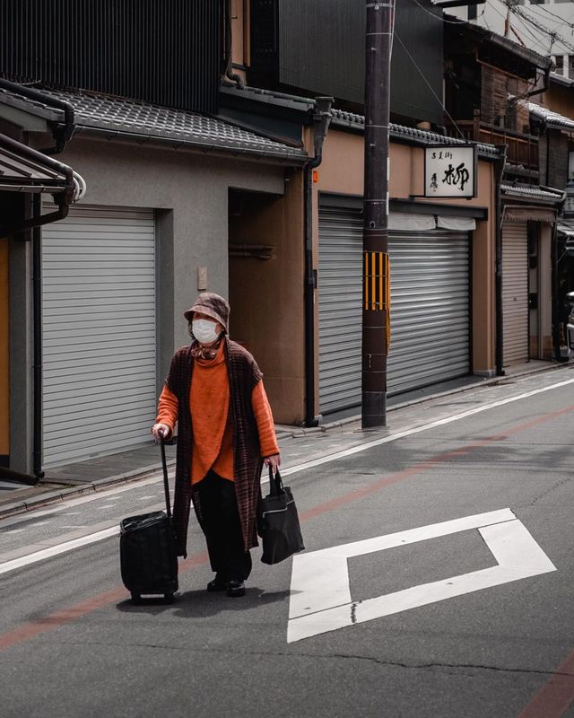 Вуличні фото Японії, які змушують затримати погляд - фото 382508