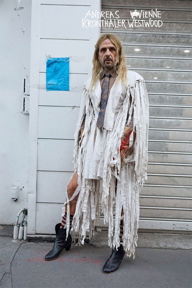 Уперше за 33 роки: гола Наомі Кемпбелл знялася для Vivienne Westwood - фото 382661