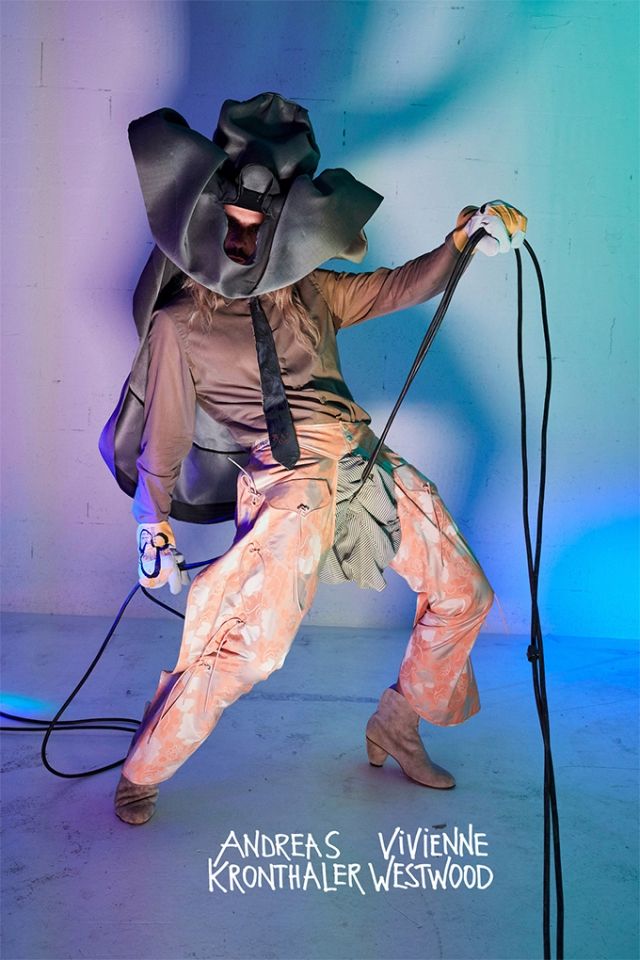 Уперше за 33 роки: гола Наомі Кемпбелл знялася для Vivienne Westwood - фото 382663