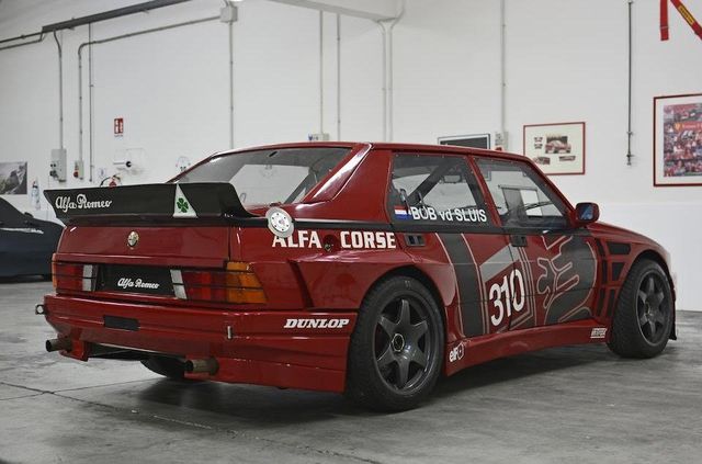 Рідкісну 400-сильну Alfa Romeo виставили на торги - фото 382925