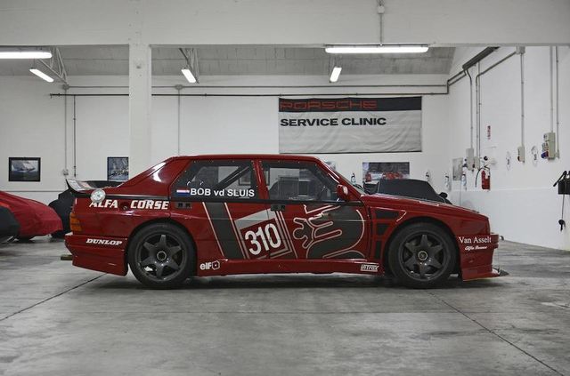 Рідкісну 400-сильну Alfa Romeo виставили на торги - фото 382927