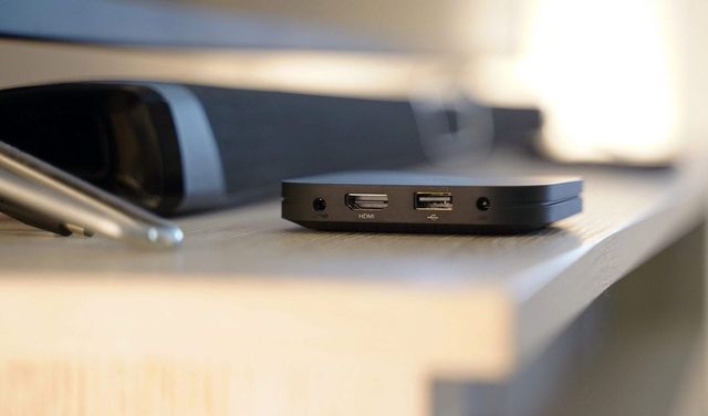 Смарт-приставка не займає багато місця - фото 382971