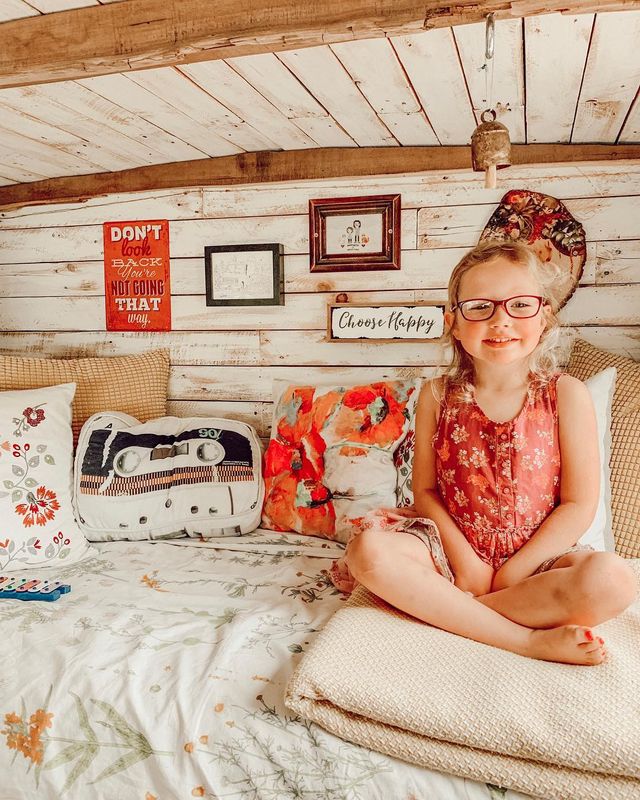 Жінка перетворила пожежну машину в затишний будинок на колесах: фото - фото 383122