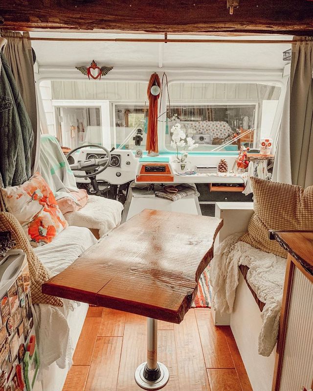 Жінка перетворила пожежну машину в затишний будинок на колесах: фото - фото 383127