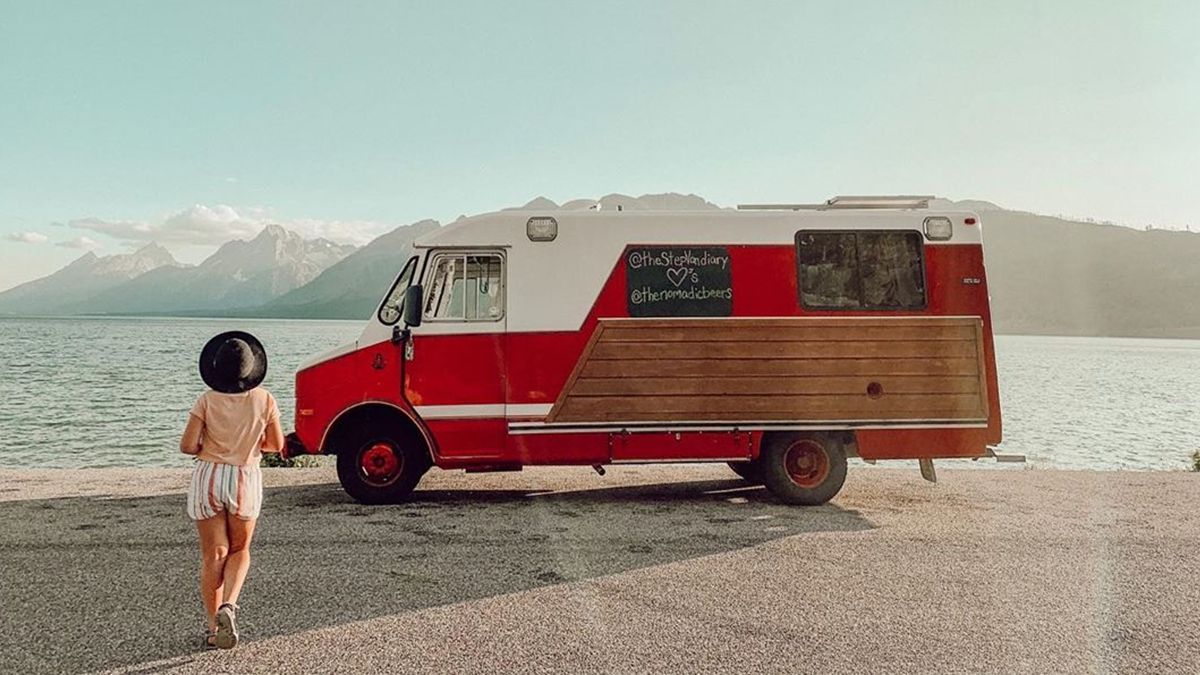Жінка перетворила пожежну машину в затишний будинок на колесах: фото