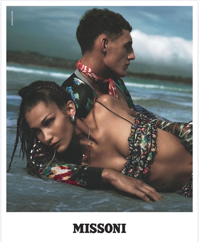 Белла Хадід розбурхала мережу відвертими образами у гарячій фотосесії - фото 383258