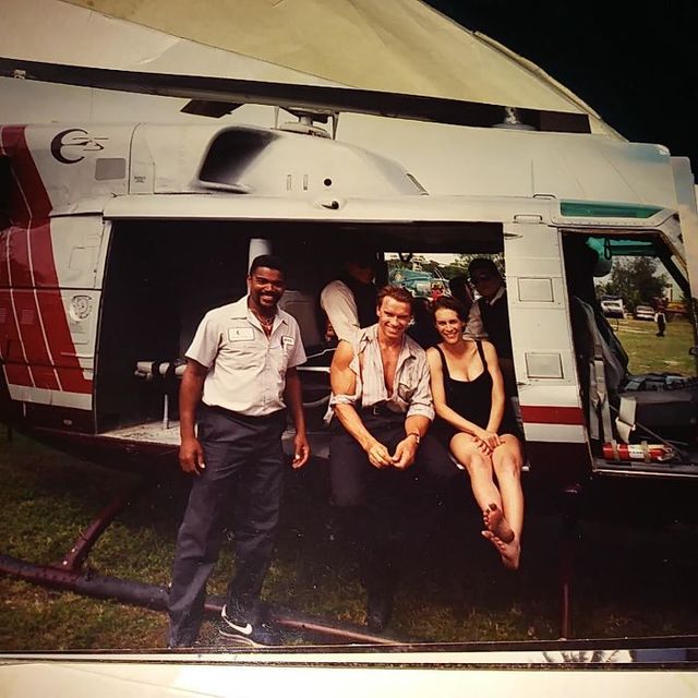 Те відчуття, коли випадково зустрів свого кумира: добірка ностальгійних фото - фото 383286