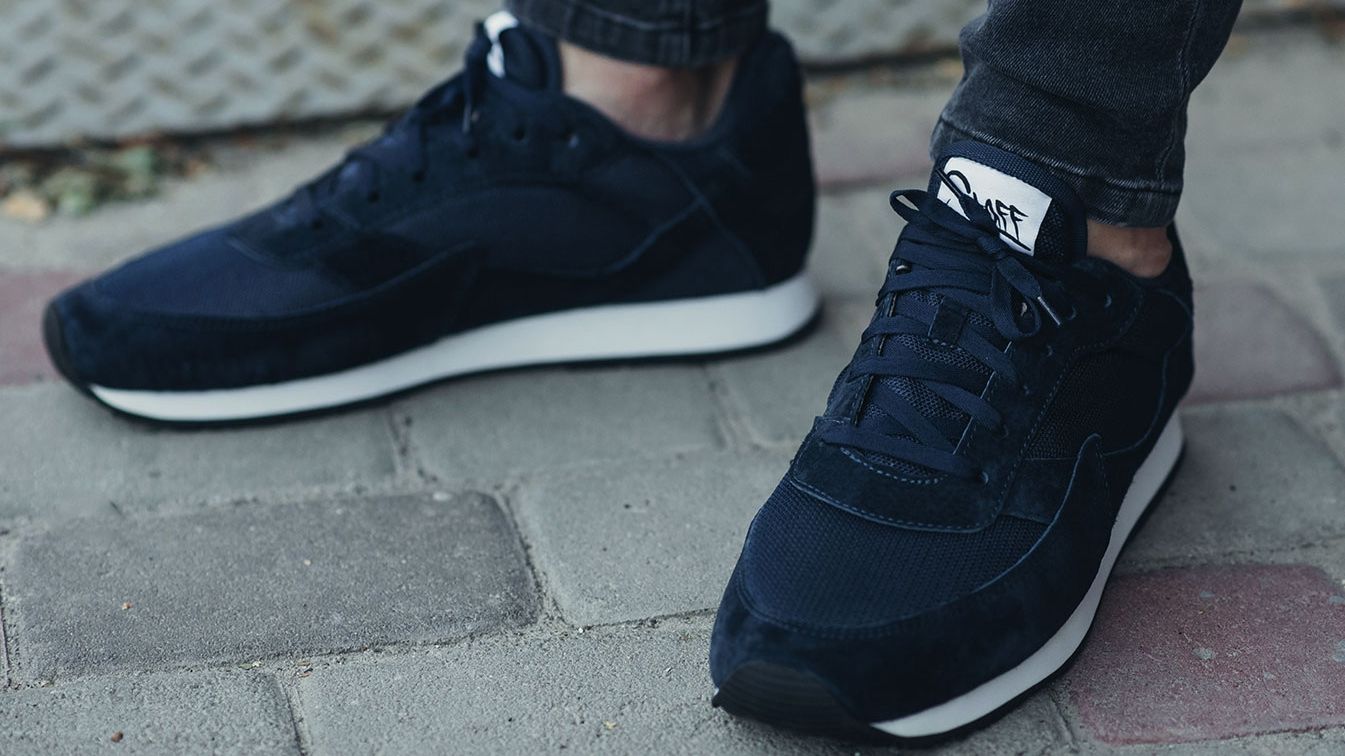 Британський паб заборонив вхід людям без шкарпеток і в спортивних  штанах, і ось чому - фото 1