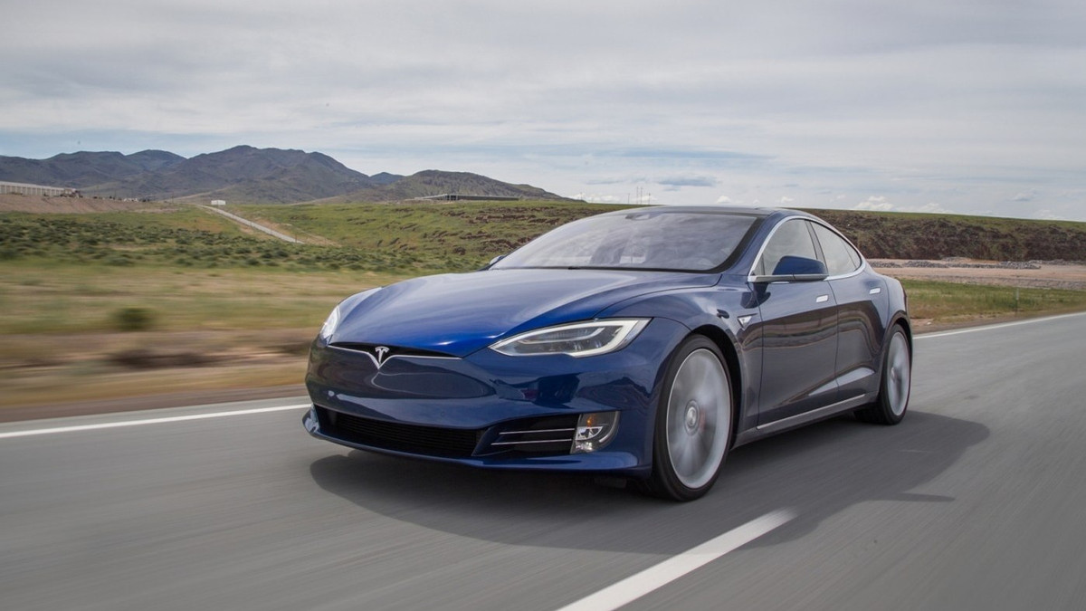 Оновлений ліфтбек Tesla Model S потішить запасом ходу - фото 1