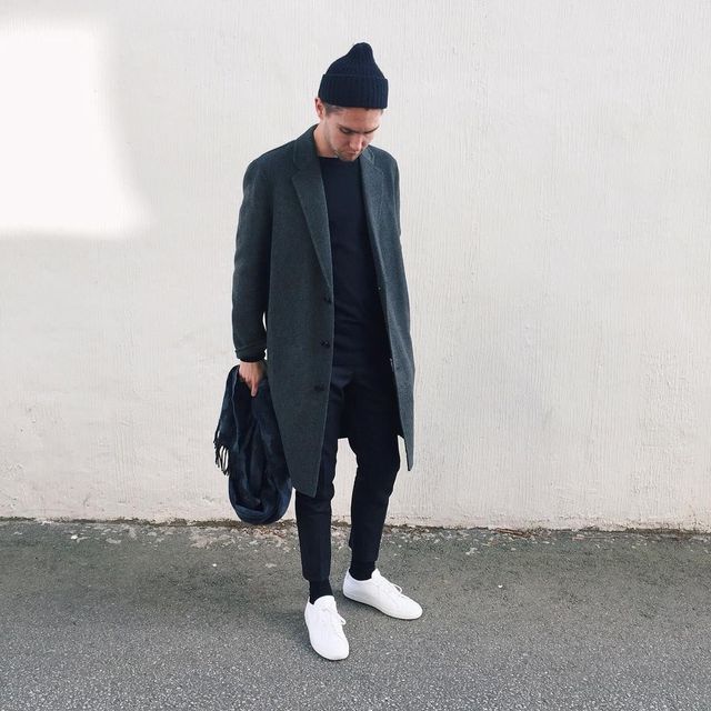 Як і з чим носити чоловічі шапки: 10 стильних ідей у фото - фото 383523