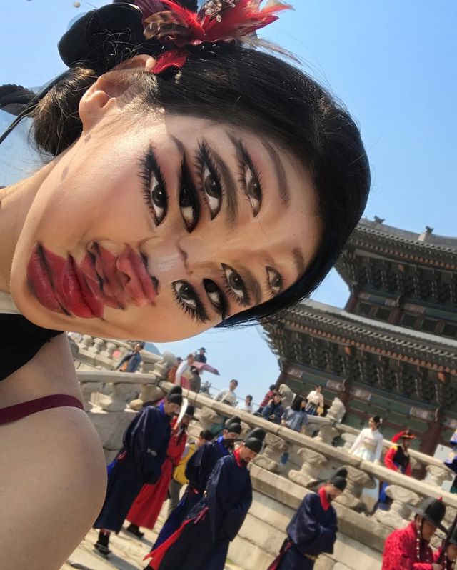 Те, що ця блогерка робить з обличчям, не вкладається у голову: вражаючі фото - фото 383578