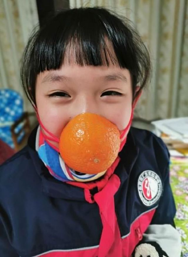 15 дивних способів, які люди використовують для захисту від коронавірусу: епічні фото - фото 383590