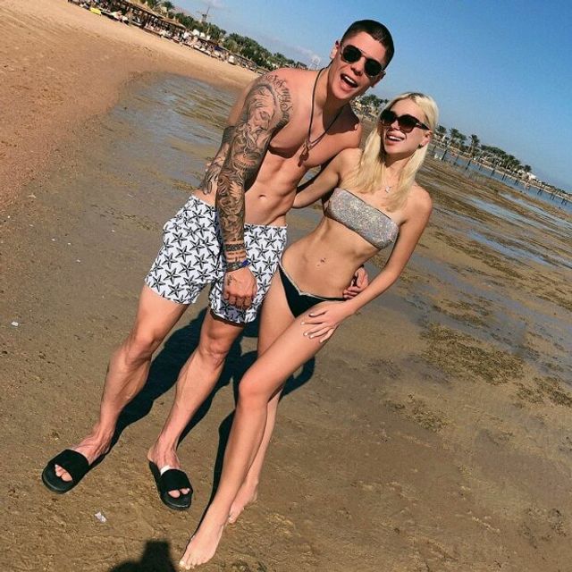 Дівчина захисника Динамо показала соковиті форми у всій красі - фото 383632