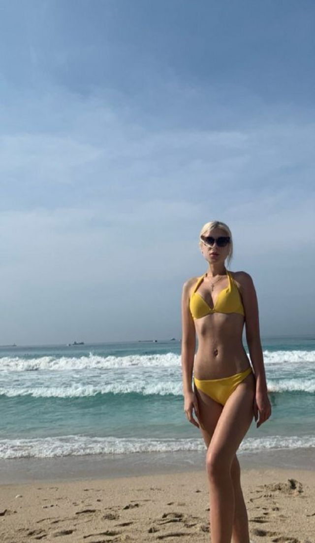 Дівчина захисника Динамо показала соковиті форми у всій красі - фото 383635