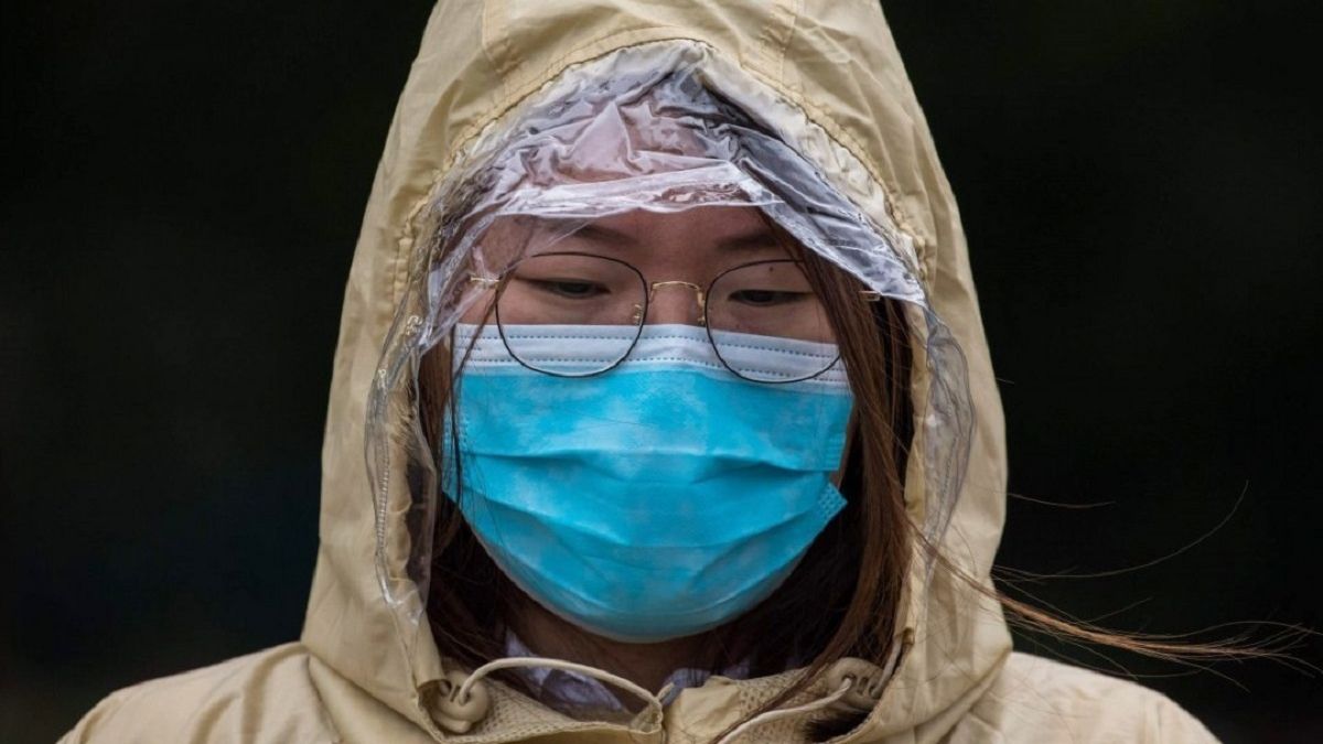 Змії, Білл Гейтс і помилка вчених: у мережі діляться божевільними теоріями про коронавірус - фото 1