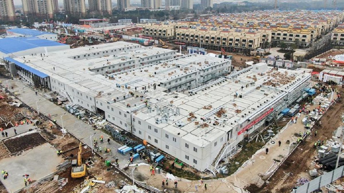 Як виглядає лікарня в Ухані, яку побудували за 10 днів: фото - фото 1