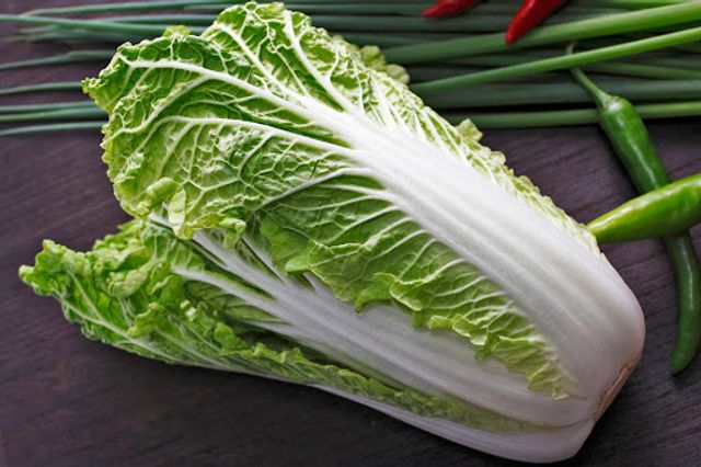 Названі найкорисніші види зелені і овочів - фото 383889