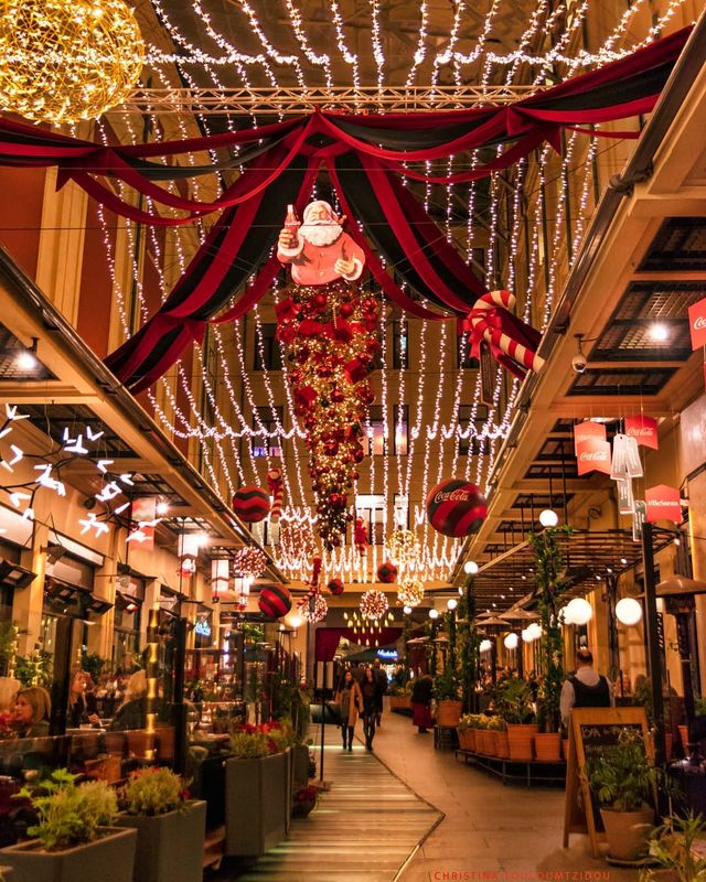 Як виглядає життя у Греції: яскраві вуличні фото - фото 383975