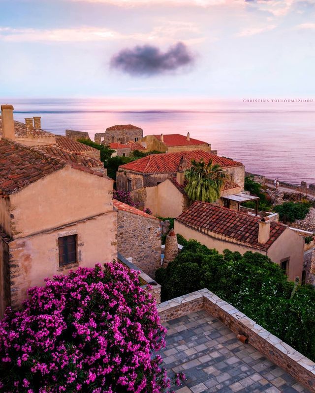 Як виглядає життя у Греції: яскраві вуличні фото - фото 383984