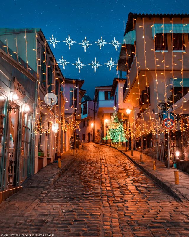 Як виглядає життя у Греції: яскраві вуличні фото - фото 383993